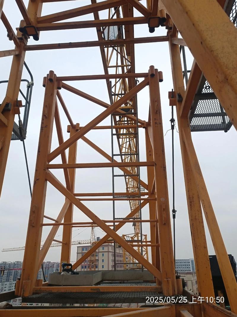 塔吊与施工电梯 高空作业的默契搭档